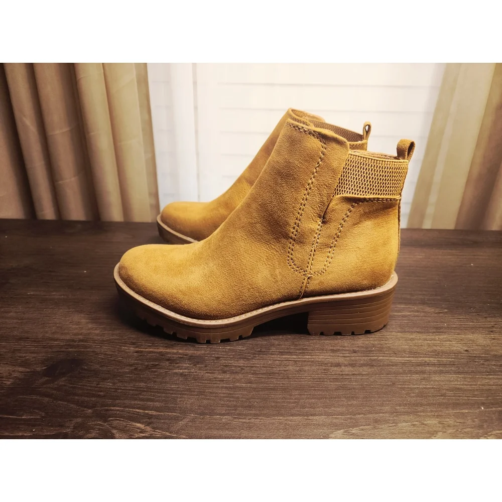 Sun + Stone Faux Microsuede Chelsea Zip On Lug Boots Booties - 7 M Camel Beige